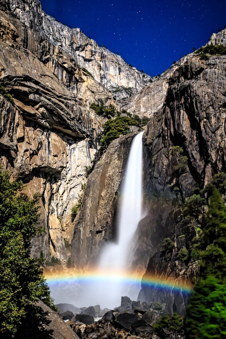 moonbow, waterfall, yosemite-4788088.jpg